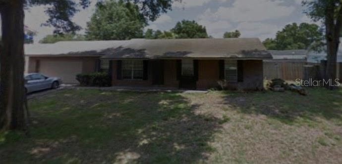 1st image of 830 Willow Ln W