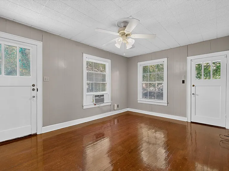 4205 Avenue B #GARAPT — Photo 6