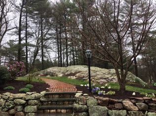 6 Stuart St, Medfield, MA 02052