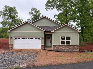 365 Hunts Ridge Dr, Cleveland, GA 30528