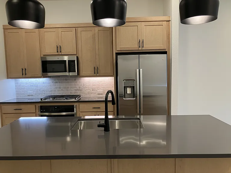 839 Pedernales Dr — Photo 5