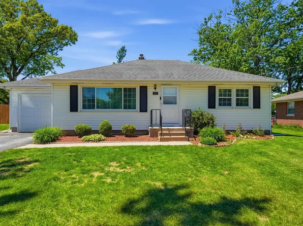5203 N Sheridan Rd, Peoria, IL 61614