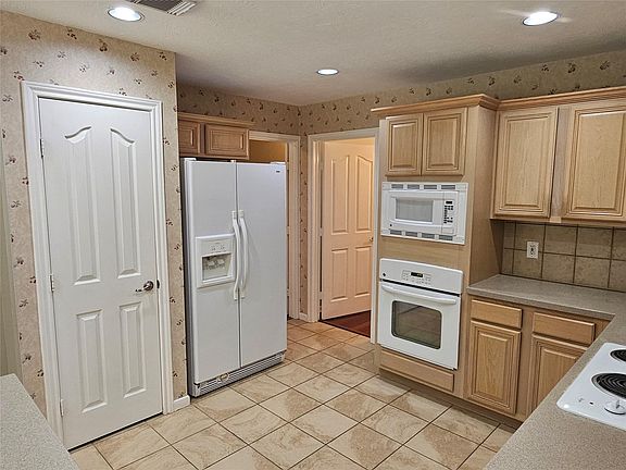 4th image of 9506 Rustic Gate Rd