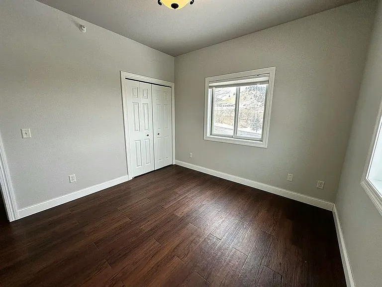 1111 Anamosa St #3 — Photo 15