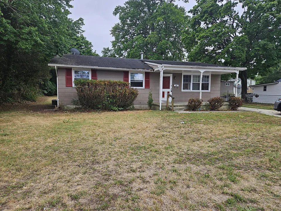 31 E Colorado Ave