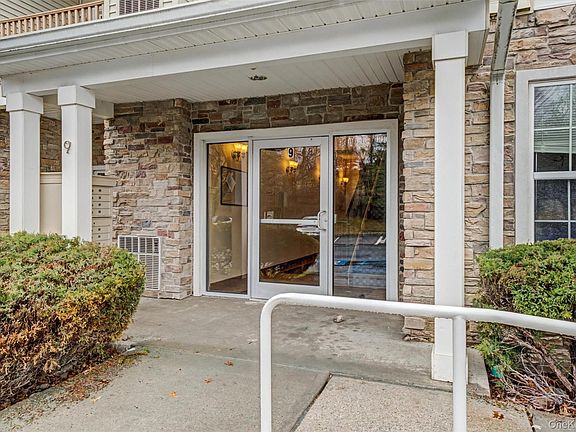 3rd image of 935 Tower Ridge Circle