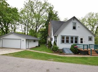 5401 Sunny Ln, Waterford, WI 53185