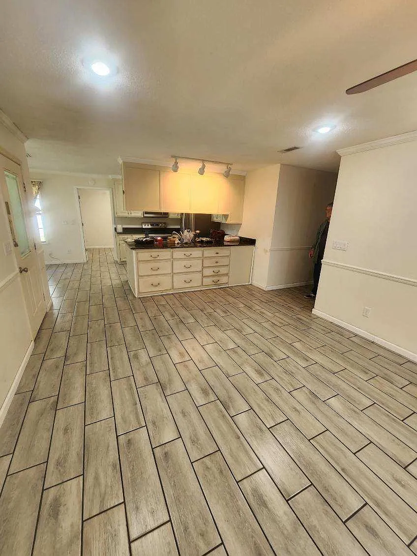 3 bed, 1616 sqft, $1,500 — Photo 3