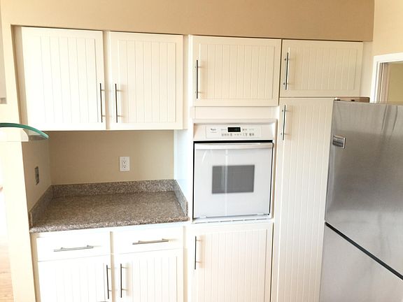 4th image of 19 Andrew Dr #0