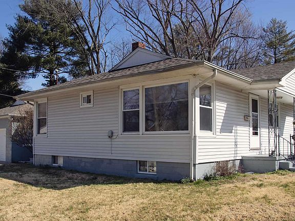 2nd image of 916 W Linden St