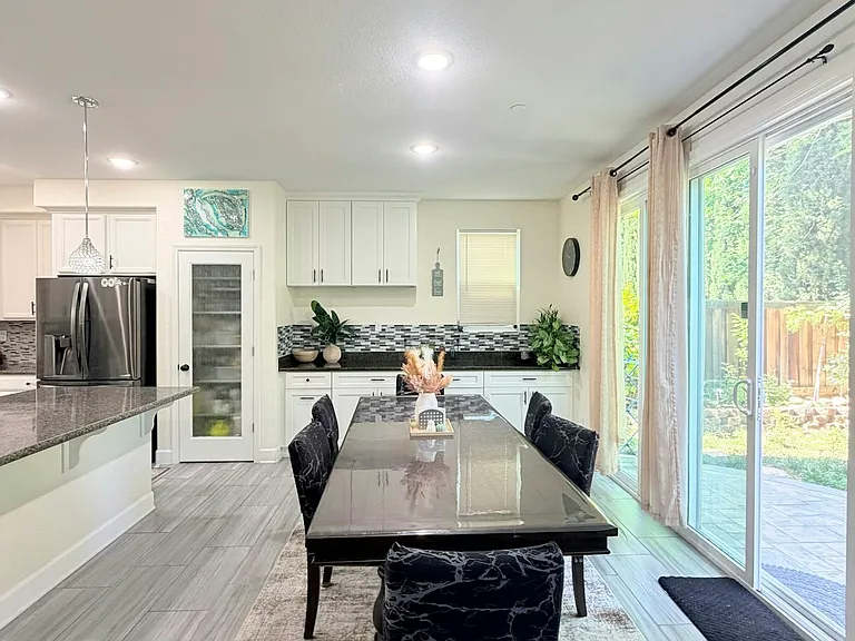 2276 Acero Ct — Photo 8