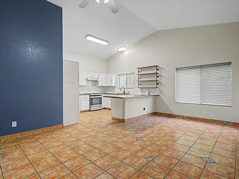7992 S Lennox Ln — Photo 14