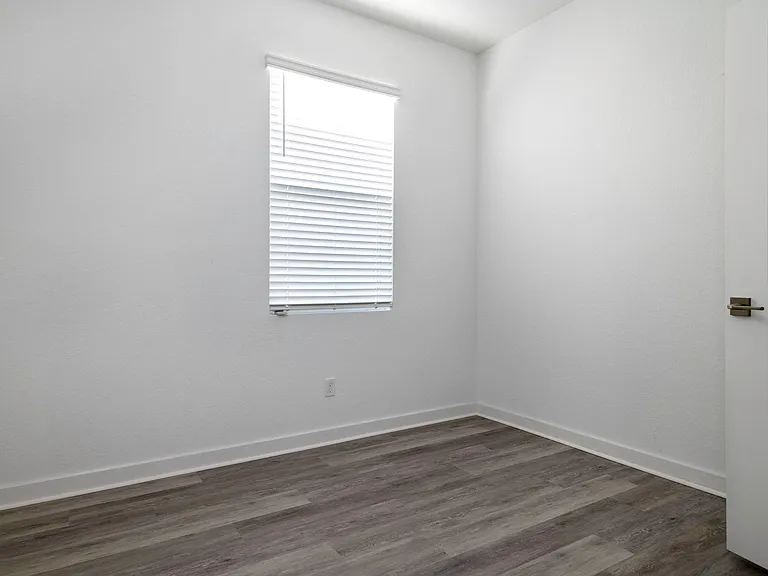 4530 NW Exchange Ave — Photo 18