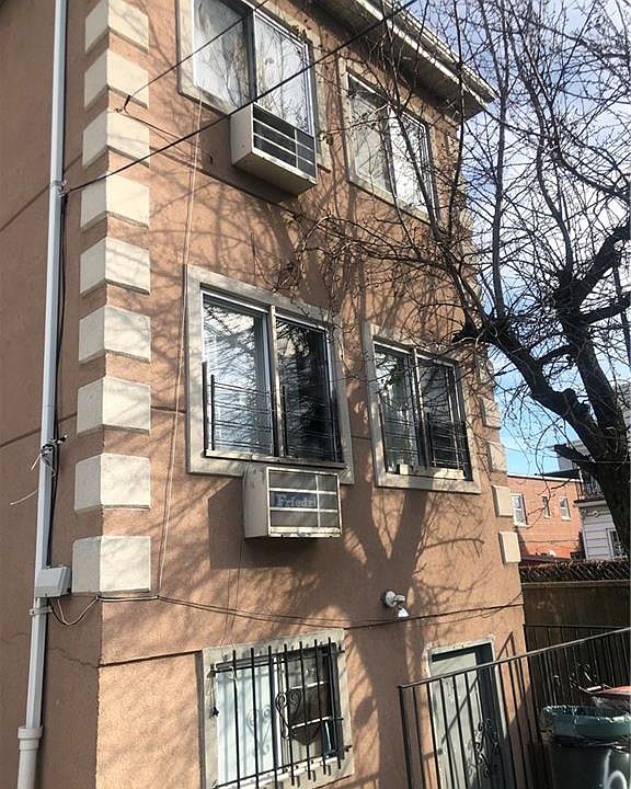 2nd image of 1713 Holland Ave