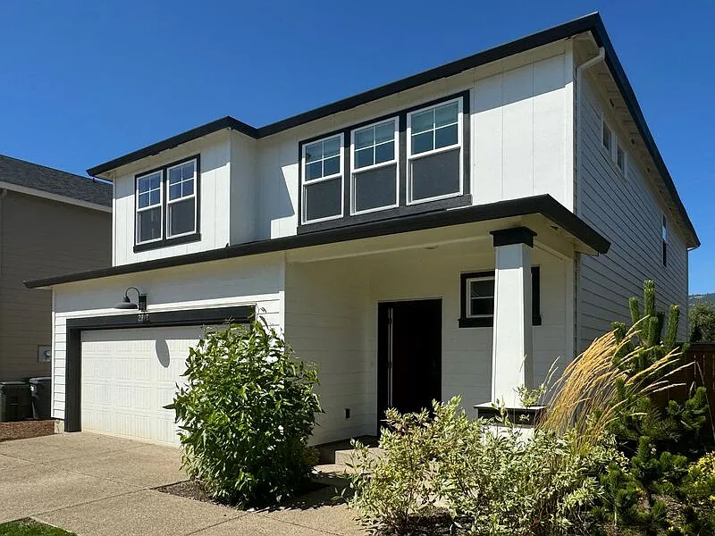 5 bed, 3.0 bath, 2535 sqft, $3,295 — Photo 1