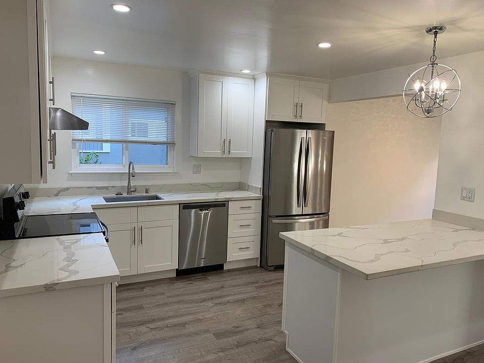 1st image of 1552 Regent St #1