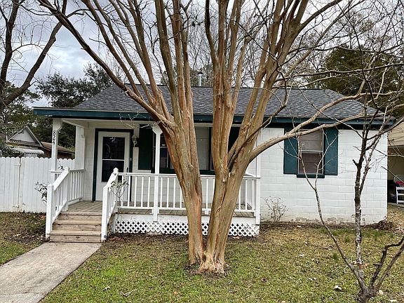 4th image of 824 White Oak Dr
