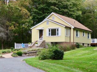 653 Old Colchester Rd, Uncasville, CT 06382