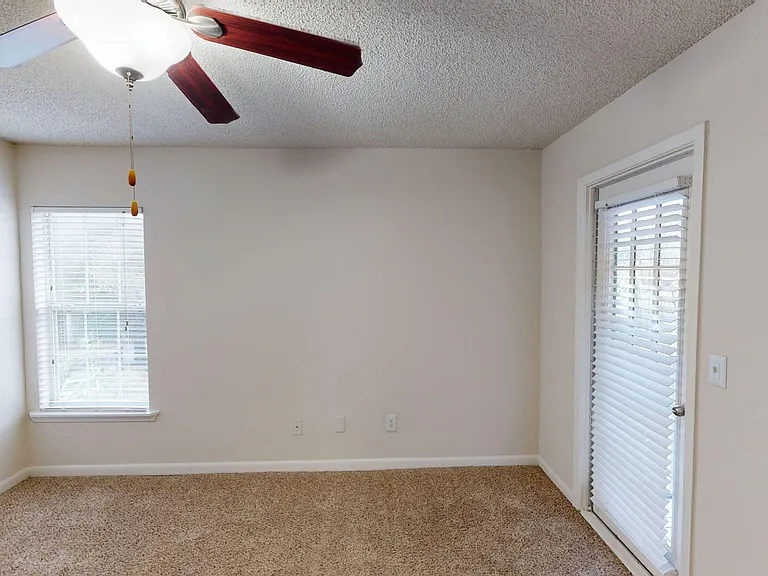 Altamira Place Apartment Homes — Photo 151