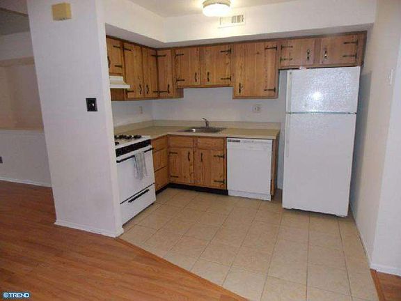 4th image of 7759 Oxford Ave #B