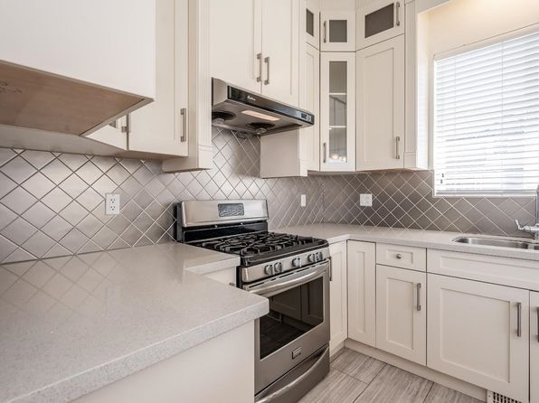 4 bedroom rental in Surrey — photo 9