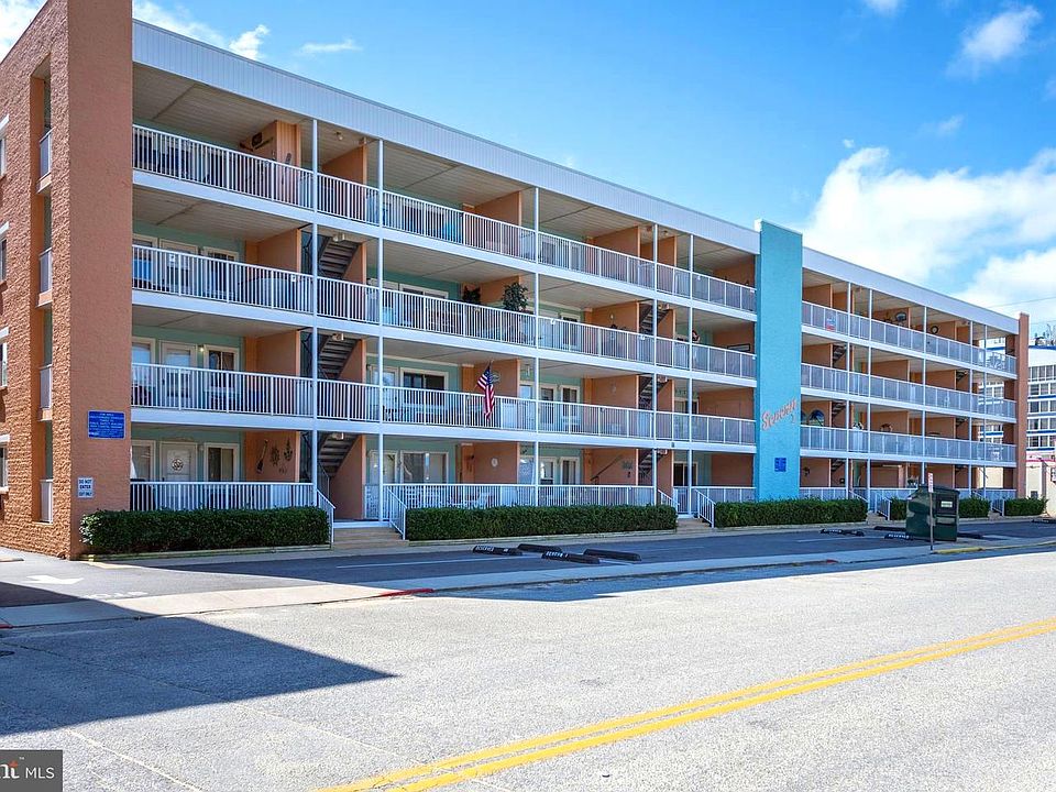 1st image of 17 139th St Unit 204