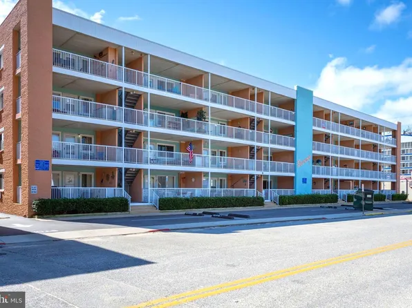 17 139th St Unit 204, Ocean City, MD 21842
