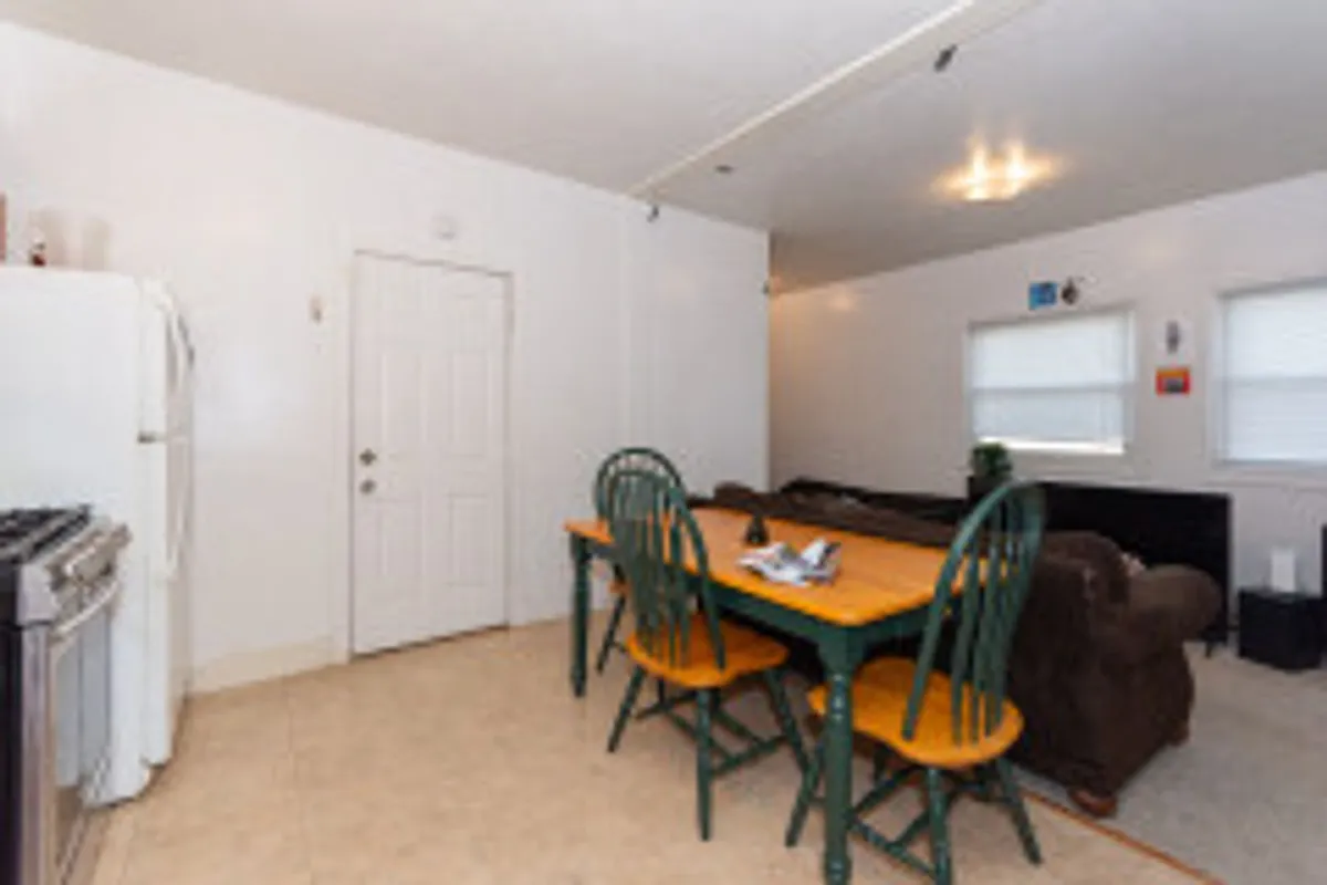 Building Photo - 14 Ashford St #A