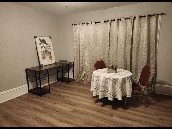 3rd image of 518 N Green St #4