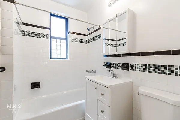 Rented by MNS | media 10