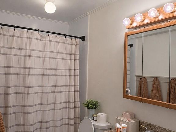 4th image of 35 Stewart Place #205