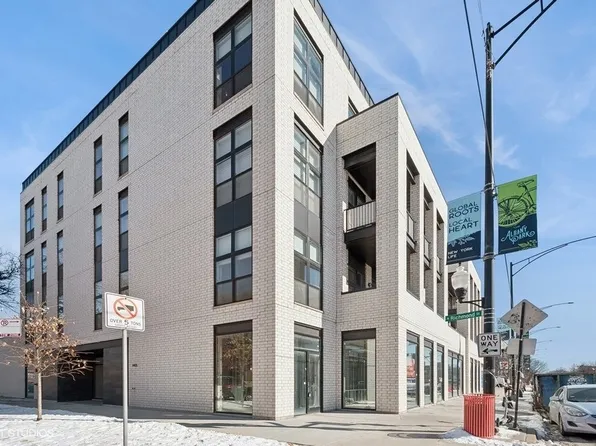 4405 N Richmond St #202, Chicago, IL 60618