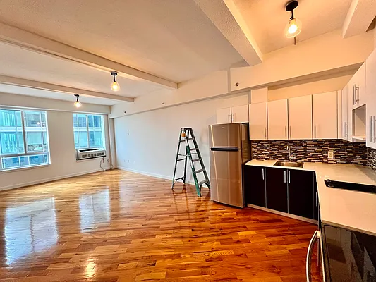 Rented by City Connections Realty | media 6