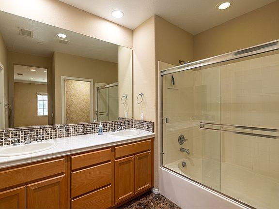 5th image of 3036 Moss Landing Blvd