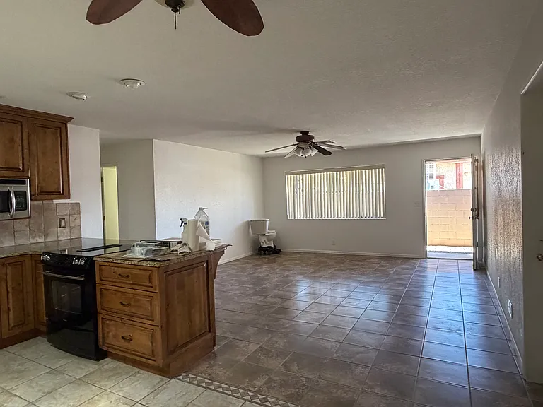 9046 Lakeview Dr — Photo 10