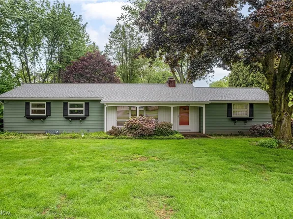 2659 La Force Dr, Akron, OH 44319