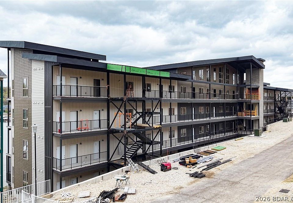 1st image of 700 Pershing Dr #202