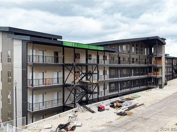 700 Pershing Dr #202, Camdenton, MO 65020