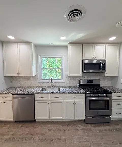 2303 Katherine Ave — Photo 7