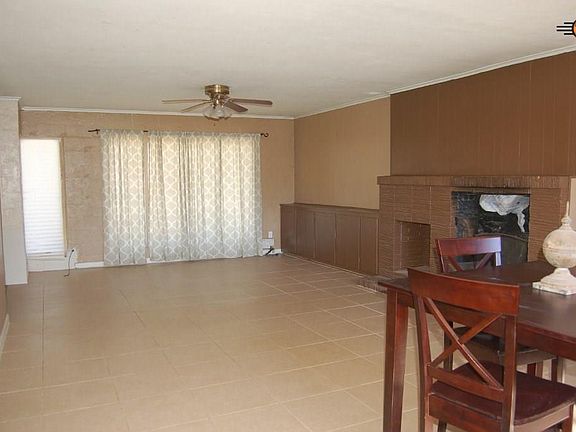 3rd image of 1613 S Avenue G
