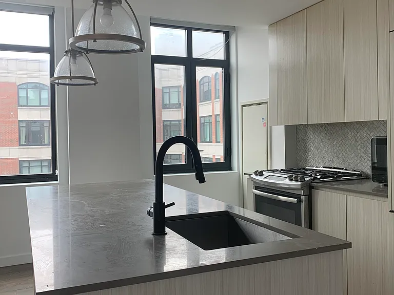 125 Parkside Ave #7D — Photo 4