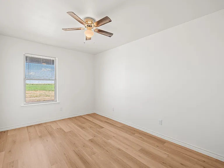 17311 N FM 400 — Photo 10