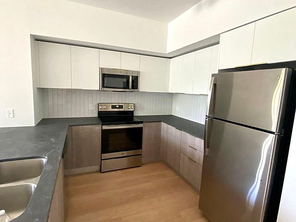 3rd image of 11208 Biscayne Blvd #408