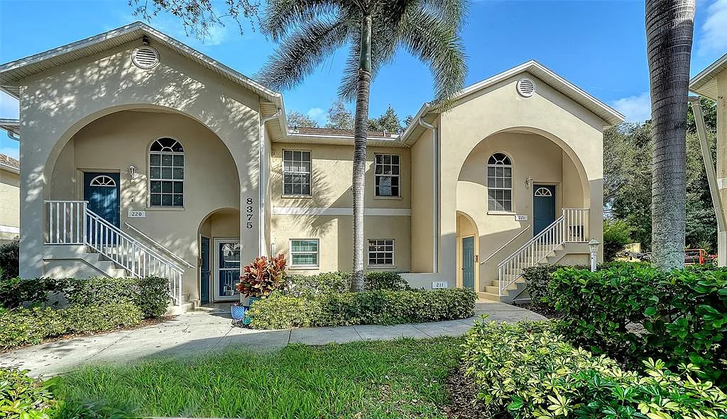 2 bed, 2.0 bath, 1068 sqft, $2,350 — Photo 1
