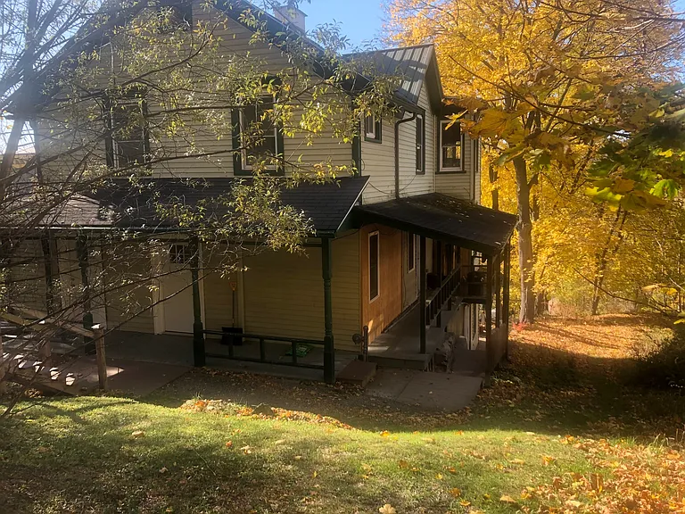 216 University Ave — Photo 55