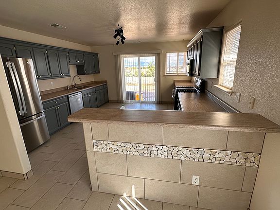 4th image of 10420 Chandler Dr NW
