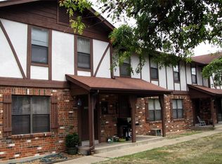 195 N Service Rd APT C, Saint Peters, MO 63376