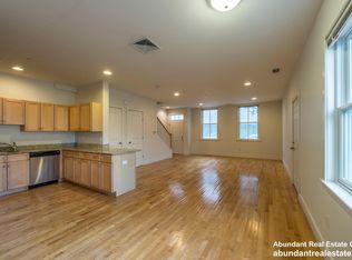 106 2nd St #112, Cambridge, MA 02141