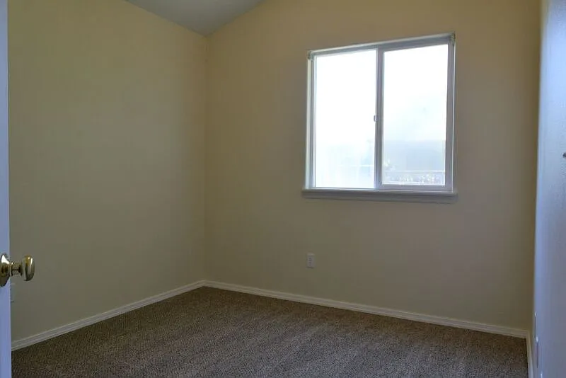 3 bed, 2.5 bath, 1284 sqft, $2,795 — Photo 3