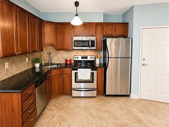 2nd image of 200 E 43rd St APT 103